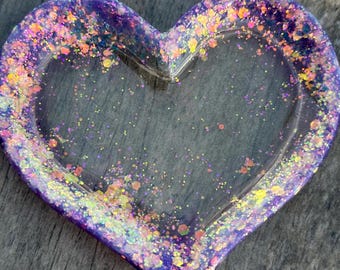 Small heart-shaped resin dish