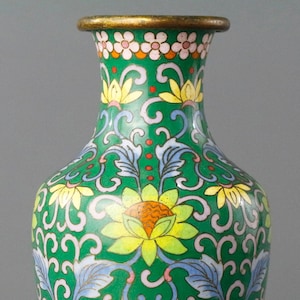 Vintage Chinese Green Cloisonné Vase | Floral Enamel Art Decor | Handcrafted Asian Collectible | Elegant Flower Motif