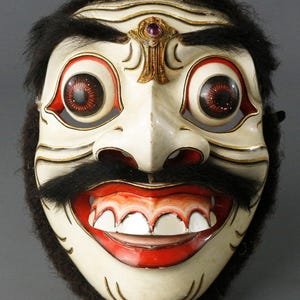 Vintage Jauk Manis Maske von I Wayan Tangguh | Hand geschnitztes Holzkunstwerk | Traditioneller Tanz Sammler Dekor