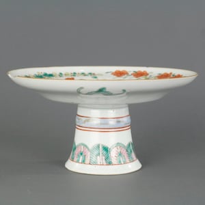 Antike chinesische Porzellan Famille Rose Stengel Platte mit Blumen - Qing Dynastie