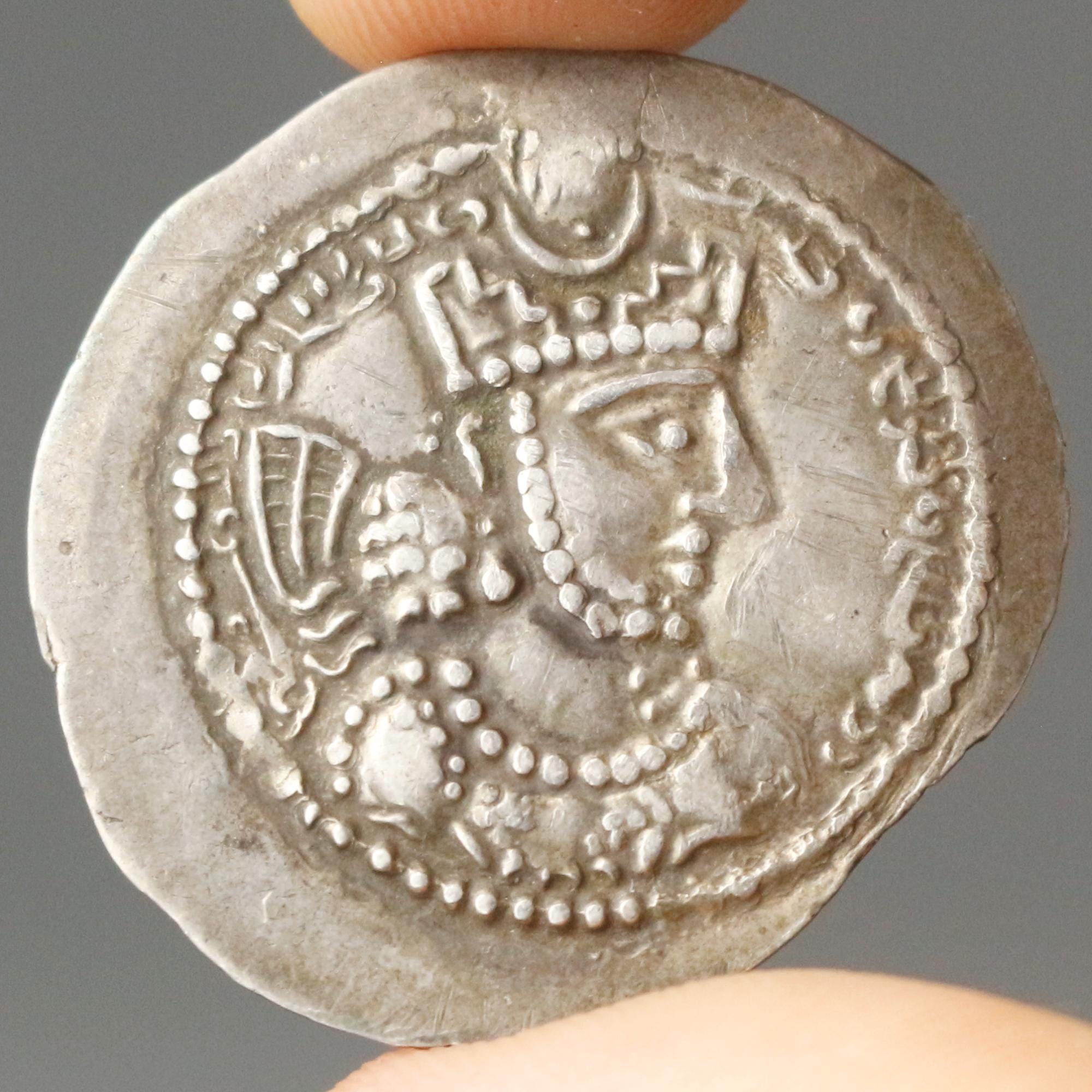 【美品】 ササン朝ペルシア ヴァフラム１世 銀ドラクマ 古代 fit=scale-down,w=1200