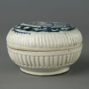 Antique Chinese Blue and White Porcelain Circular Box and Cover - Ming Dynasty