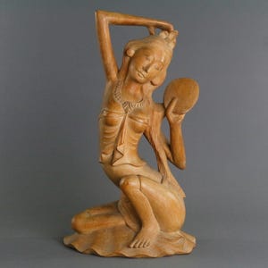 Lovely Vintage Balinese Decorative Wood Carving Sculpture of a Seated Woman