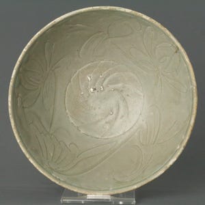 Chinese Antique Celadon Glazed Fujian Incised Decoration Bowl - Song Dynasty