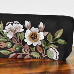 Sustainable fair cosmetic bag, hand-embroidered make-up bag, cosmetic accessories, make-up bag roses, beauty bag make-up bag, fair trade