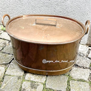 Große ovale antike Kupferkasserolle, handgemacht – Bratentopf aus Schweden, Seltene Retro-Deko für Küche oder Garten