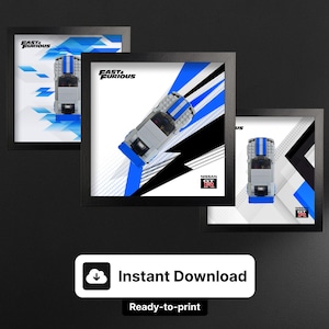 以下が含まれることがあります： 「Fast & Furious」と「Nissan GT-R」の文字が入った、グレーとブルーのおもちゃの車が描かれた3つの額入りプリント。プリントは黒いフレームと、青と黒の幾何学模様の白い背景を持っています。画像の下部には「Instant Download」と「Ready-to-print」の文字があります。