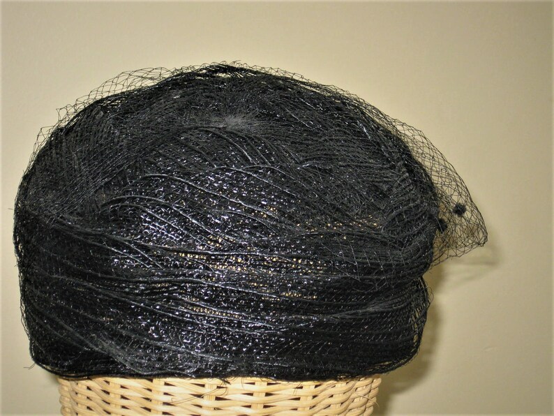 Pill Box womens Formal Fashion Accessories Mid Century Collectible Vintage Ladies Black Straw Hat with Velvet Bow and Netting Tilt Hat