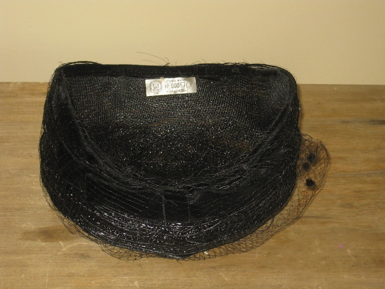 Pill Box womens Formal Fashion Accessories Mid Century Collectible Vintage Ladies Black Straw Hat with Velvet Bow and Netting Tilt Hat