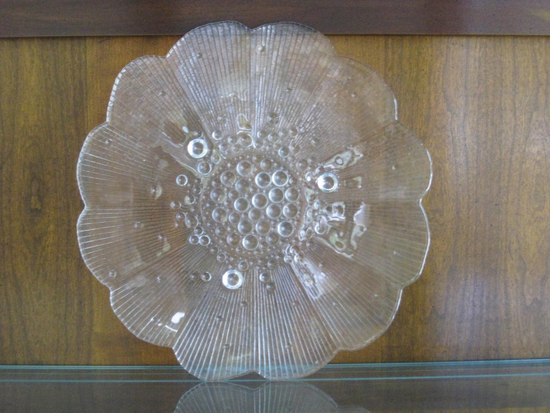 Bubble Edged Glass Plates - Glass Designs