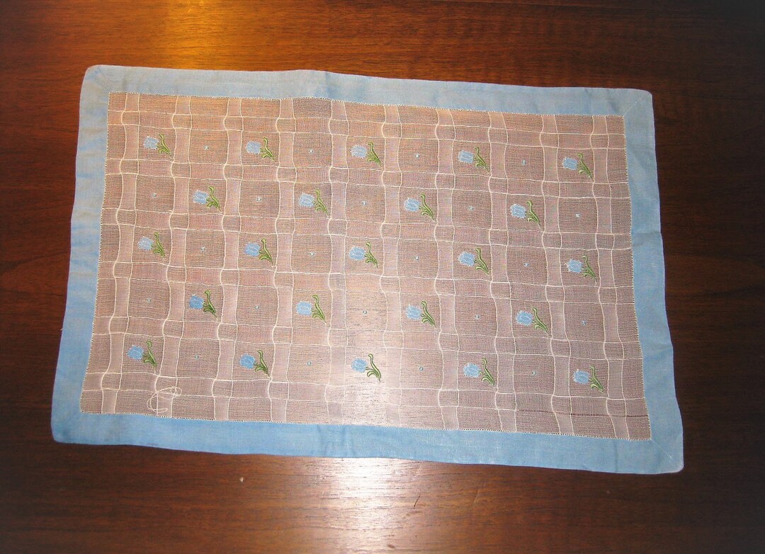8 Placemats and Matching Table Runner Blue Border With Blue Etsy