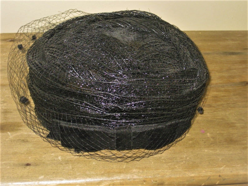 Pill Box womens Formal Fashion Accessories Mid Century Collectible Vintage Ladies Black Straw Hat with Velvet Bow and Netting Tilt Hat