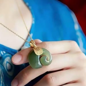 18K Gold Plated Elephant Pendant Necklace: Natural Stone Luck Charm