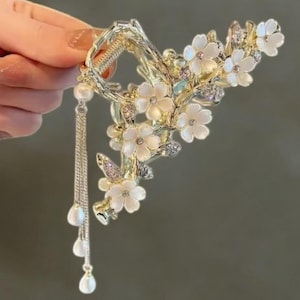 Pearl Flower Hair Clip: Bridal Wedding Hair Jewelry