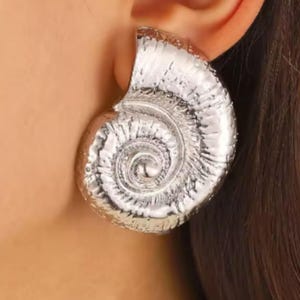 Gold & Silver Shell Statement Earrings – Bold Ocean Spiral Design, Lightweight Beach-Inspired Jewelry for Women