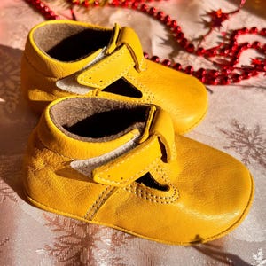 Leather Toddler Shoes, Baby Moccasins, Newborn gift, Infant, Soft Sole Walker Slippers, First Step Booties, Barefoot, Babyshower, Birthday