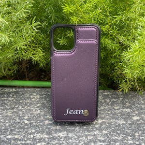 Coque de portable personnalisée pour iPhone 11 - iPhone 16, avec porte-cartes magnétique, personnalisation du nom. Cadeau parfait pour homme et femme