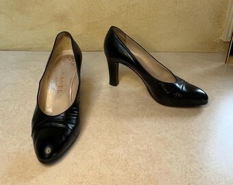 Archival 1990’s Chanel Black Cap-Toe Pumps