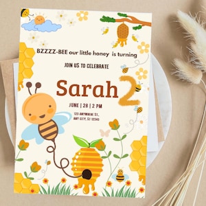Convite de aniversário do Dia das Abelhas | Convite de 2º aniversário da Honey Bee para menina | Download digital de flores, amarelo, convite de aniversário para menina, cartão de agradecimento, mel