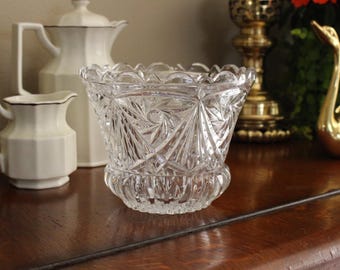 Heavy Cut Crystal Bowl – 4 lb Lead Crystal, Starburst & Fan Pattern, Scalloped Rim