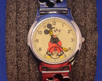 Vintage Disney Mickey Mouse Watch – Quartz Collectible Wristwatch