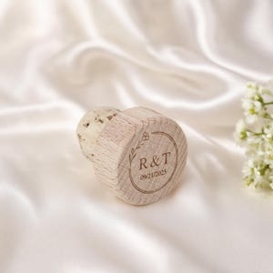 Custom Wine Corks,Custom Wood Wine Cork,Wine Corks, Wine Stoppers,Gift for Guests,Bachelorette Favor, Bridal Shower,Birthday & Baptism Favor
