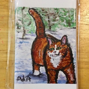Cartes de notes 5x7 avec adorable chat gingembre marchant dans la neige. Cinq dans un paquet avec enveloppes