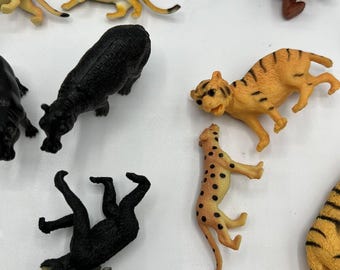 Lot van 18 wilde dieren: giraf, olifant, haai, schildpad en nog veel meer, zie foto's