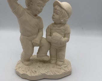 Statuetta Heartwarmers Teaching Sis Baseball C G Alarcon 1a edizione 1993 Vintage
