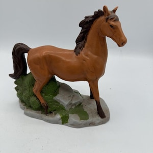 Vintage Brown Horse Figurine 7” Long x 6.5” Tall Ceramic Statue Ranch Decor