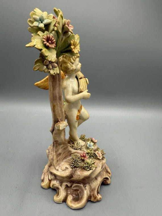 ヴィンテージ カポディモンテ 天使の置物 花と木付き イタリア製 高さ9