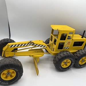 Vintage 1970s Tonka MR‑970 Road Grader – Pressed Steel Toy, 17″ – Made in U.S.A.