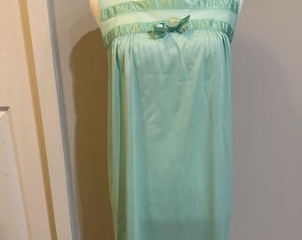 Vintage Womens Shift Medium Sz Nightie House Dress Light Green