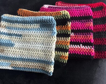 Gorro con orejas de gato multicolor y visera plegable