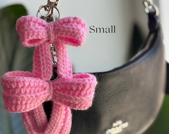 Llavero de lazo de ganchillo hecho a mano / Mini adorno para bolso