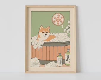 Op de afbeelding: Een Shiba Inu-hond ontspant in een houten bad vol bubbels. Het bad is omringd door witte bloemen en twee flessen badproducten met de labels "美容液" en "洗顔フォーム".