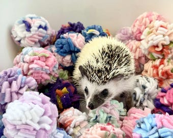 40 fleece pom poms safe for Sugar Glider, hedgehog, rat use in ball pit or dig box READY TO SHIP!