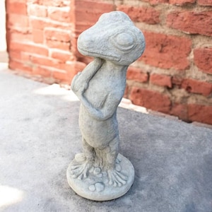 18&#39; Stone gecko figurine, Backyard lizard sculpture, Concrete gecko idea, Garden animal ornament, Standing gecko art, Outdoor lizard decor
