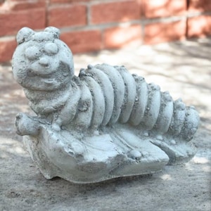 4&#39; Caterpillar stone sculpture, Lawn worm decor, Outside caterpillar art, Garden worm ornament, Backyard beton idea, Concrete worm statue