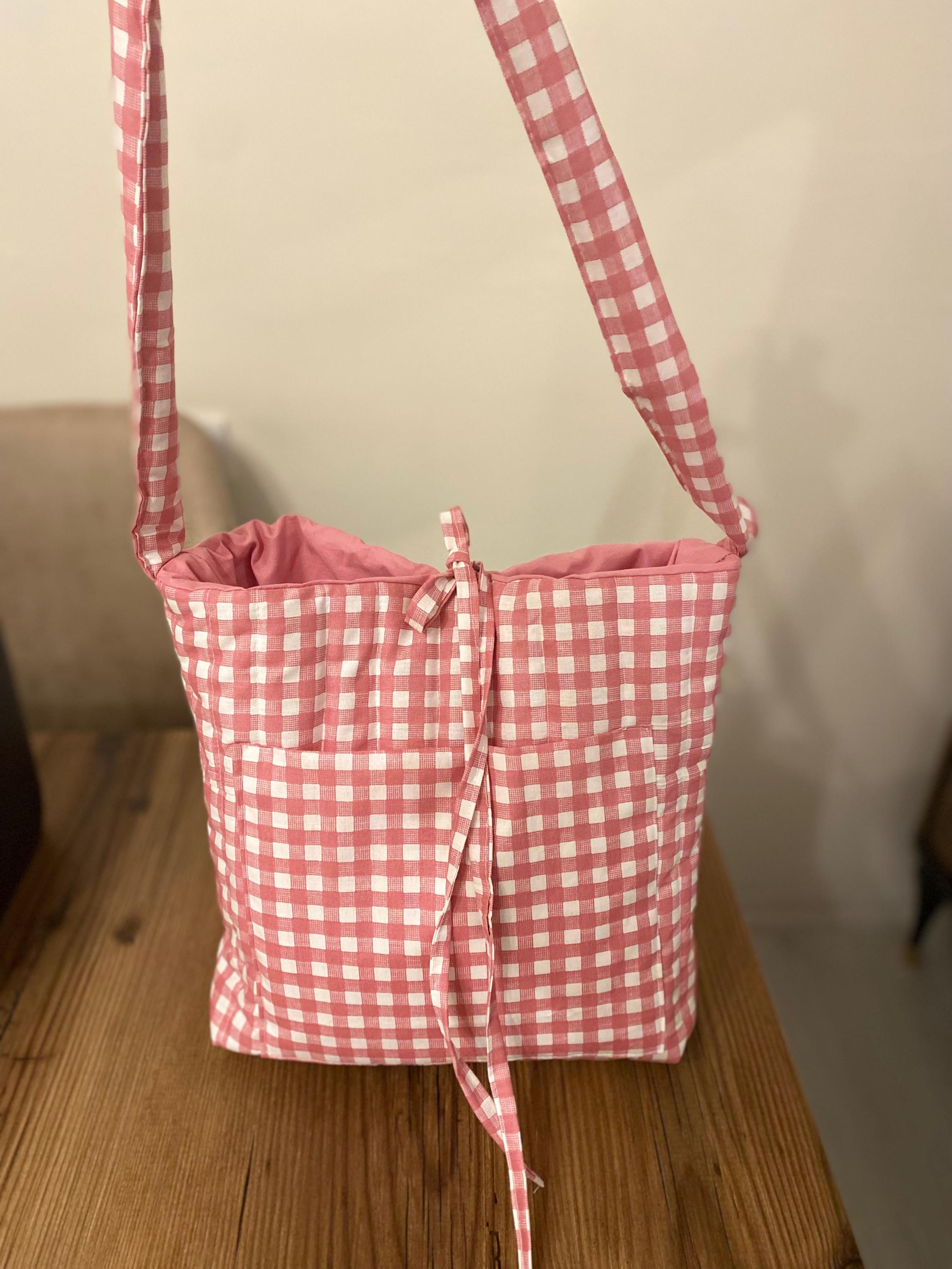 ★TOUT Y EST★ Quilted Tote Bag Pink 5006437668 Hello Kitty 50th Anniversary Pink Quilted Tote Bag | Charms LOL