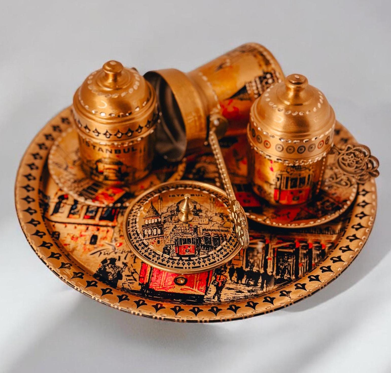 Vintage Turkse koffiepot en kopjes set, theepot theeservies set inclusief 4 metalen kopjes en theeblad voor theetafel decor, bruiloft ornament (goud