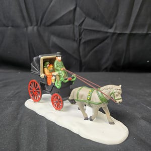 Heritage Village Collection &quot;Central Park Carriage&quot;