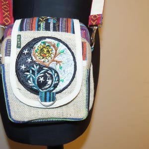Handgemachte Sun and Moon Hanf Crossbody Bag - Umweltfreundliche Boho-Umhängetasche