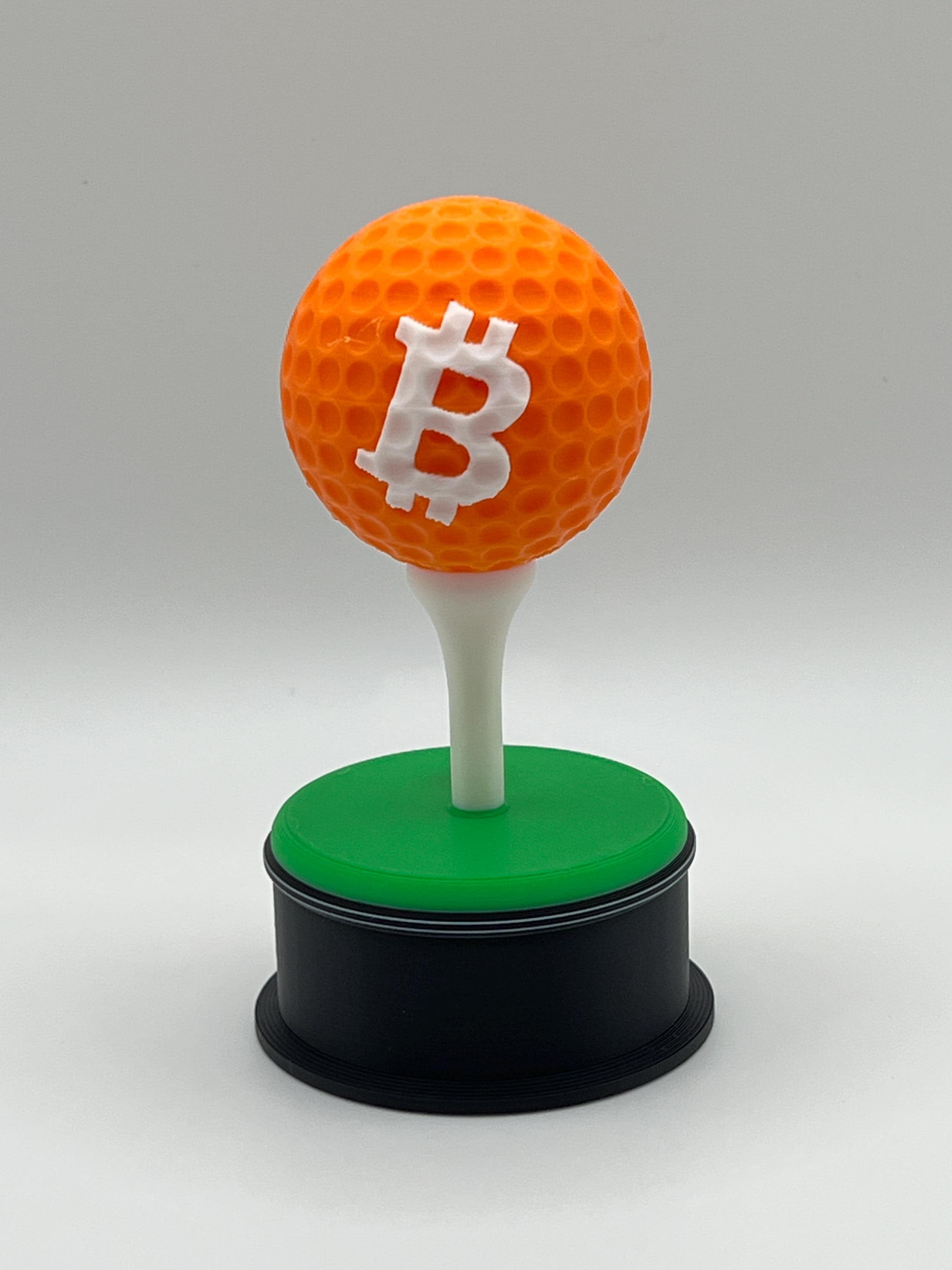 3D Printed Bitcoin Golf Ball Display: Crypto Golfer Gift
