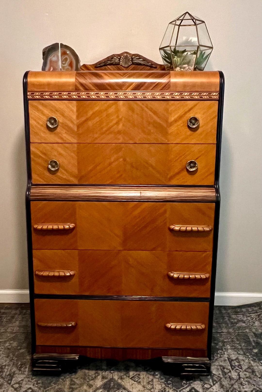 Art Deco Waterfall Dressernull