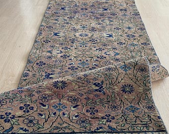 Roze en blauwe Turkse loper, 2 x 8 handgemaakt wollen vintage vloerkleed met blauw bloemdessin