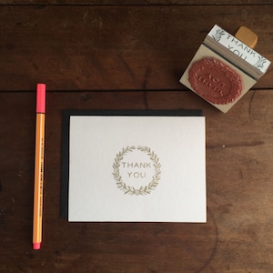 Vintage bloemenkrans bedankstempel - DIY-bedankkaart - handgemaakt - moderne lettertypetypografie - vrouwelijke bloemen vintage stijl