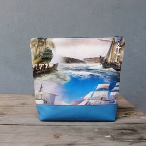 Cartera Náutica de Cuero con Estampado Digital de Veleros y Anclas imagen 6