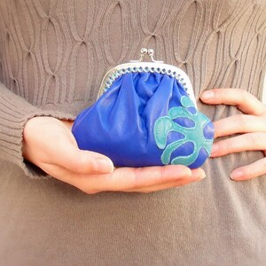 Cartera de cuero con cierre de beso Apliques de cuero azul y verde azulado imagen 7
