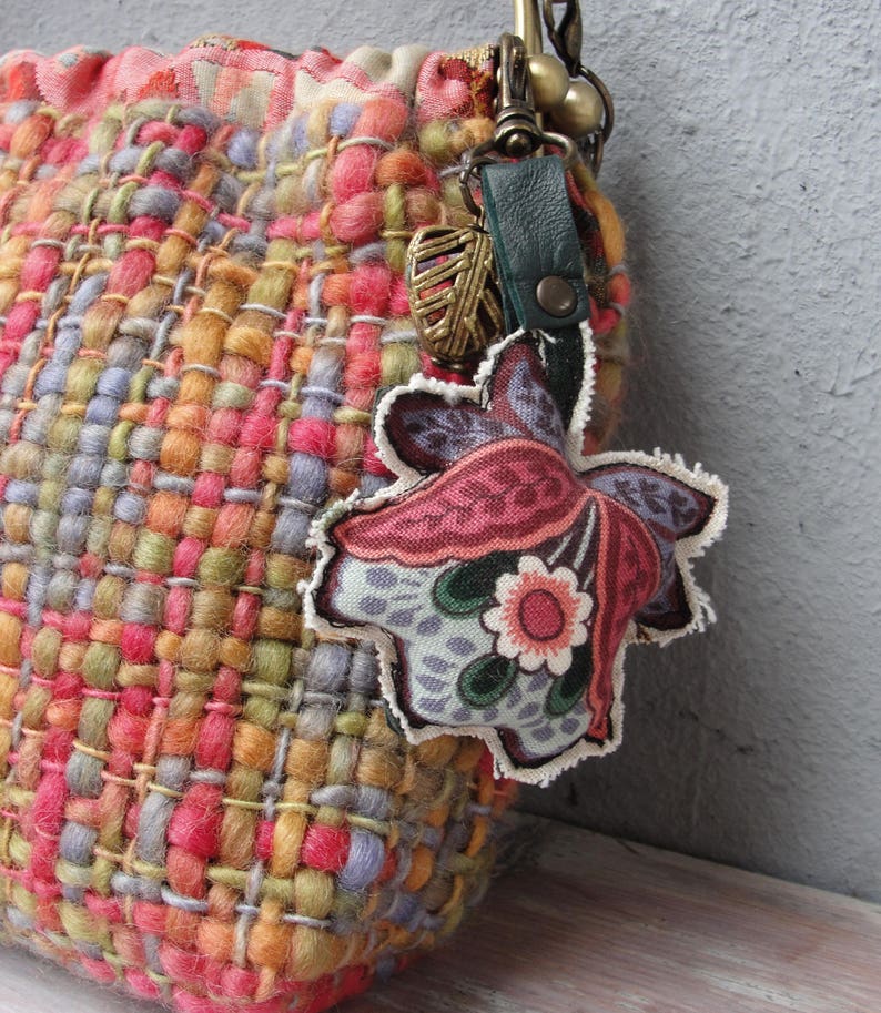 Woven Rainbow Bag, Hand Woven Bag, Flower Keychain, Mulitcolored Bag, Leather Strap, Kiss-lock image 4